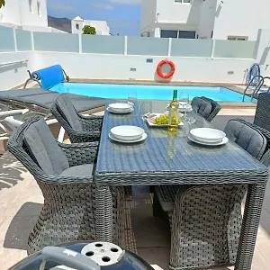  Villa Pousadoiro